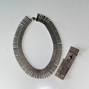 Vintage Elegant Silver tone Necklace and Bracelet Set